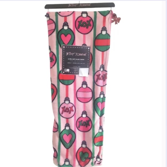 Betsey Johnson Other - Betsey Johnson Jingle Balls Christmas Tree Ultra Soft Plush Fleece Throw Blanket